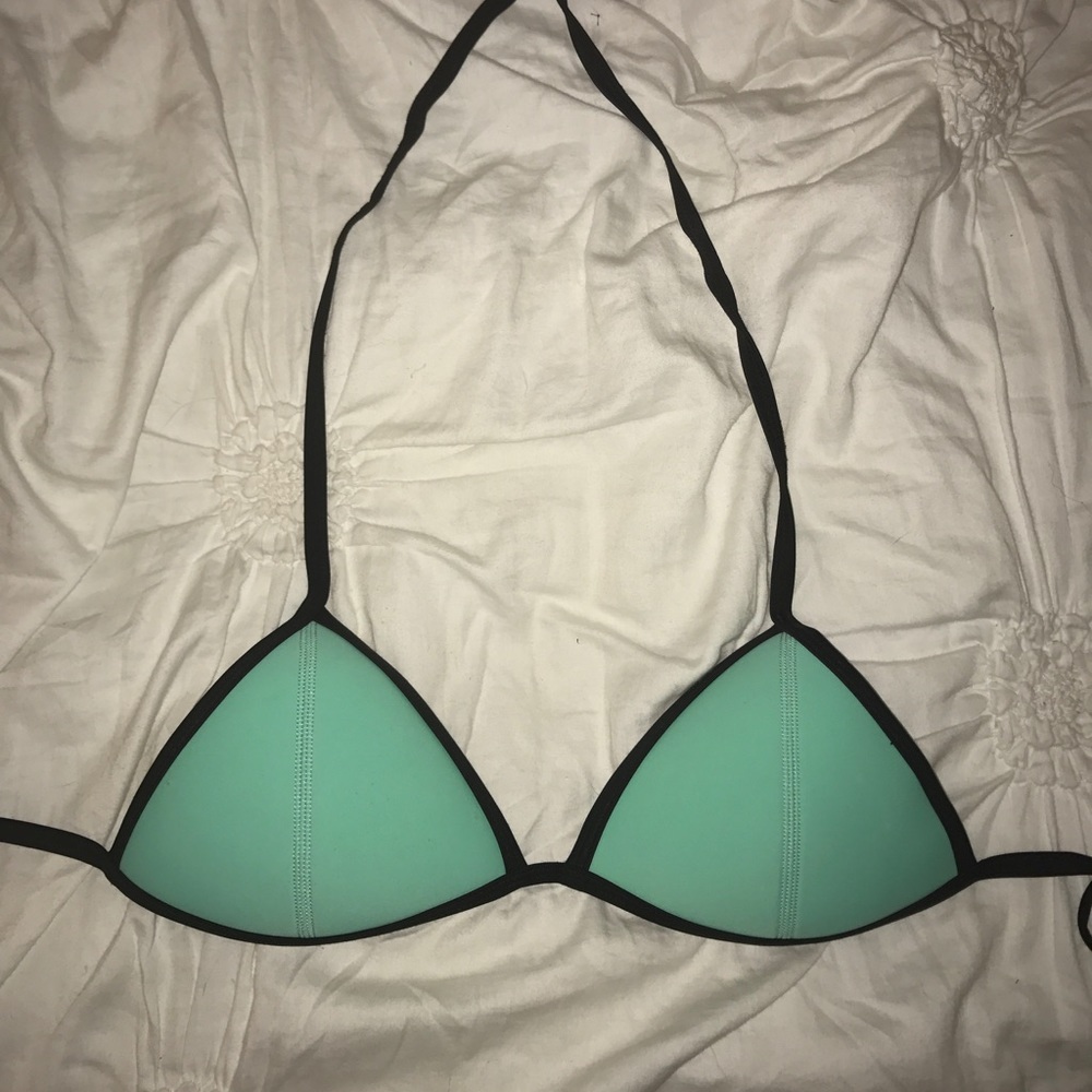 Triangl Bikini Top